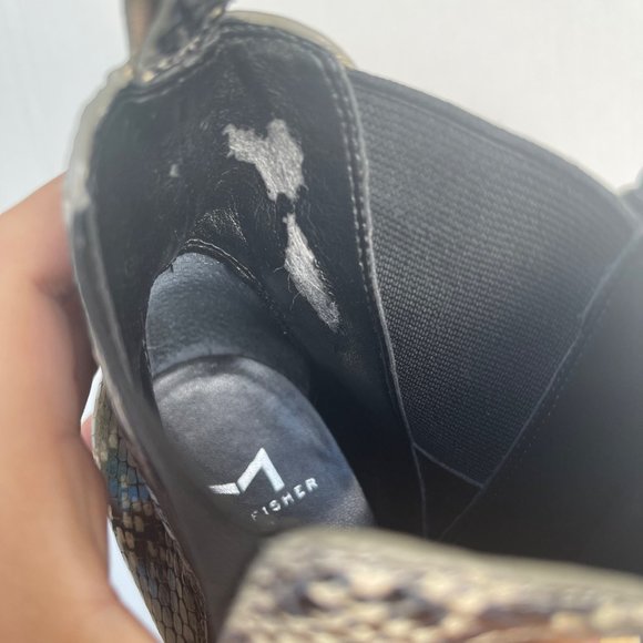 Marc Fisher Yale Pointy Toe Chelsea Bootie - Picture 6 of 9